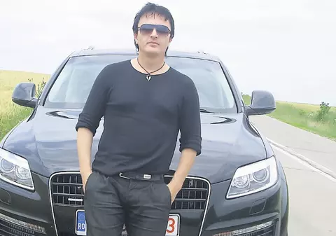 Cântăreţul Aurel Moldoveanu şi-a făcut praf maşina