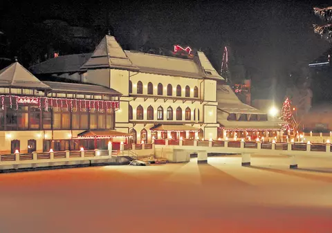 Fii «împărat» pentru o noapte, cu 100 €!