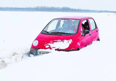 Aşa arată o şosea din Mehedinţi