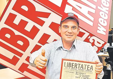 Şi-a pus în ramă primul număr din Libertatea