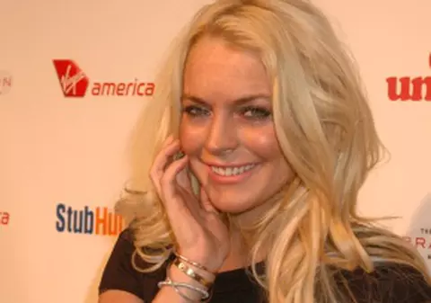 Lindsay Lohan s-a luat la bătaie în club