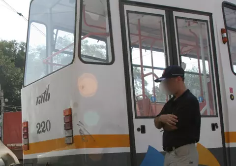 Un bătrân a murit după ce l-a lovit tramvaiul, în Capitală