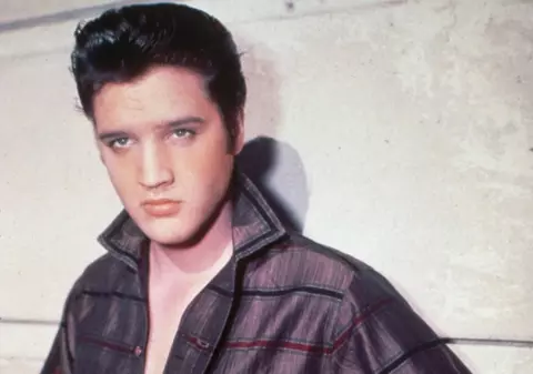 Elvis Presley ar fi împlinit astăzi 75 de ani