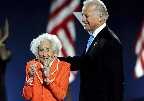 A murit mama lui Joe Biden