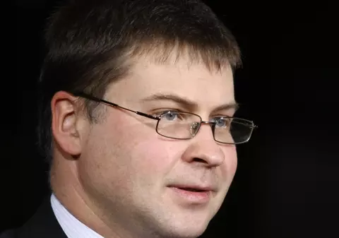 Premierul a mers la ghicit să afle viitorul Letoniei