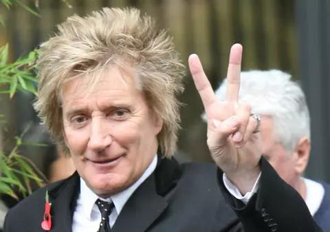 Rod Stewart împlineşte astăzi 65 de ani