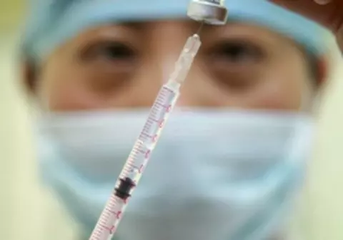 De astăzi, vaccinarea anti AH1N1 se face şi la medicul de familie