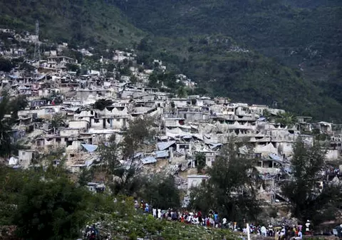 Câţiva deţinuţi au fugit după ce închisoarea din Haiti s-a prăbuşit
