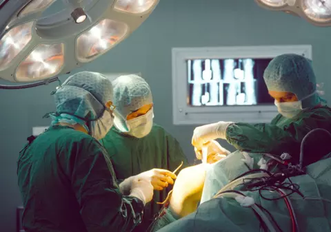 Două transplanturi realizate cu robotul DaVinci