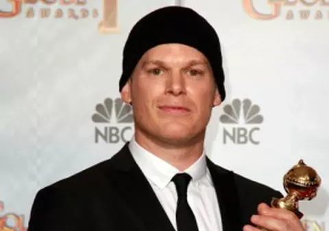 De ce poartă Dexter căciuliţă la Globurile de Aur?