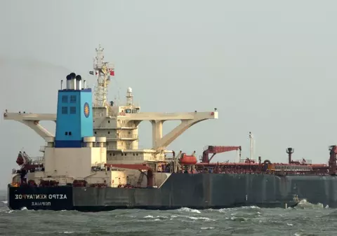 Petrolierul Maran Centaurus pe care se află şi un român a fost eliberat