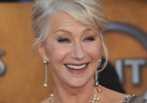 Helen Mirren îşi apără colegii care recurg la chirurgia plastică