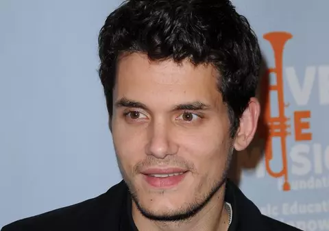 John Mayer e înnebunit după mesajele obscene