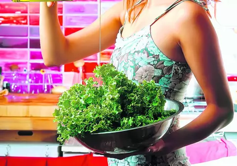 Cea mai EFICIENTĂ, mai UȘOARĂ și mai SĂNĂTOASĂ CURĂ DE SLĂBIRE! Rezultatele sunt GARANTATE