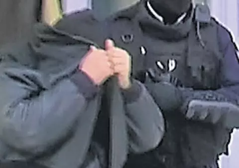 Membrii clanului «Corduneanu», săltaţi din case