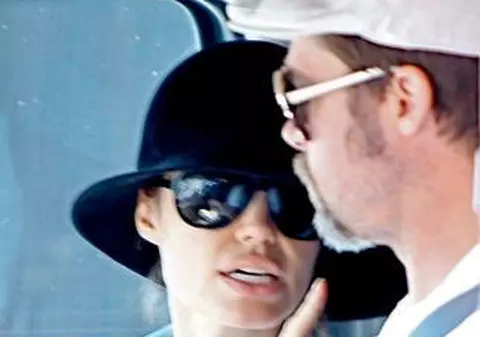 Angelina Jolie îl avertizează pe Brad: “Eu decid când ne despărţim”