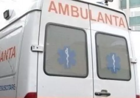 A murit după ce a aşteptat 11 ore ambulanţa