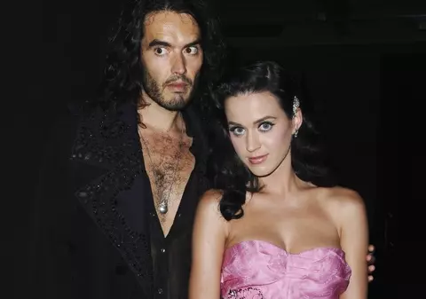 Katy Perry vrea să-i cumpere iubitului un Bentley, de Valentine's Day