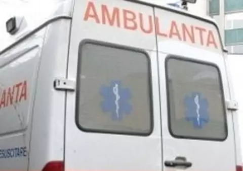 O bătrână a căzut în gol de la etajul şapte