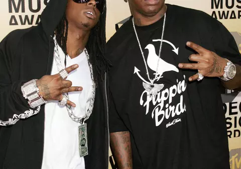  Lil Wayne şi-a amânat "şederea" în închisoare din cauza problemelor dentare