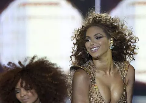 Beyonce: "Nu suport tocurile înalte şi cerceii uriaşi"