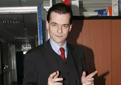 Ludovic Orban a "rupt" ringul de dans de Ziua Îndrăgostiţilor