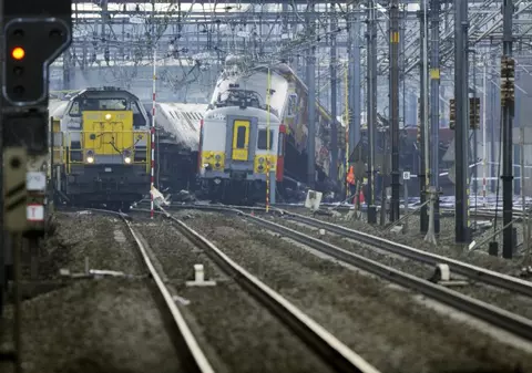 Trei tinere, ucise de tren pentru că au vrut să-şi facă poze pe şine