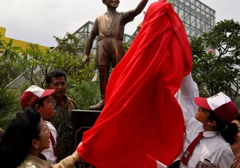 Indonezienii vor muta statuia lui Obama