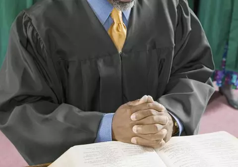 Un poliţist britanic spune că a redus criminalitatea prin rugăciune 
