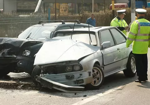 Asiguratorii RCA vor plăti daunele înainte de reparaţii