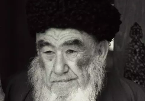 A murit omul cu cel mai lung păr din lume 
