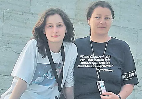 Eleva lesbi a picat testul cu detectorul