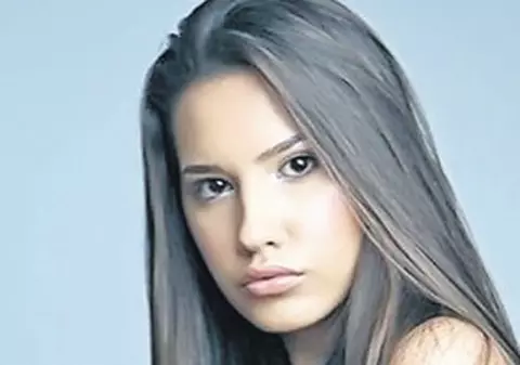 Raluca Potecaru, pe mâna stilistului Marian Cotoi