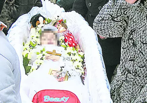 Execuţia din Siret / Şi-a luat cu ea păpuşile