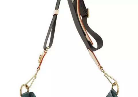 Foto / Louis Vuitton va face genţi din saci de gunoi
