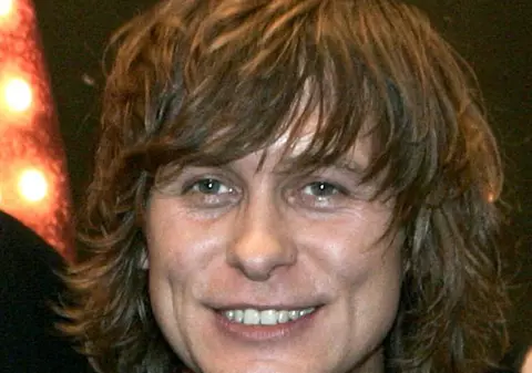Mark Owen dă vina pe alcool pentru că şi-a înşelat soţia