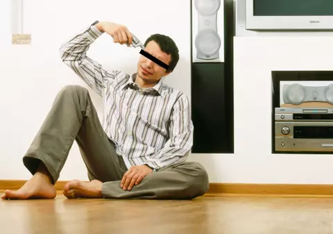 S-a împuşcat cu arma  tatălui său
