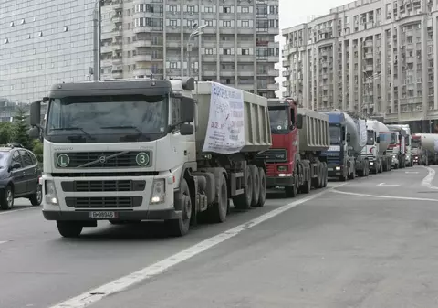 Grevă japoneză a transportatorilor rutieri! Vor circula cu 30 de km/h