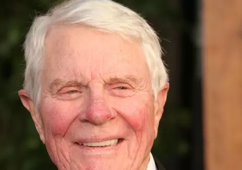 A murit actorul Peter Graves