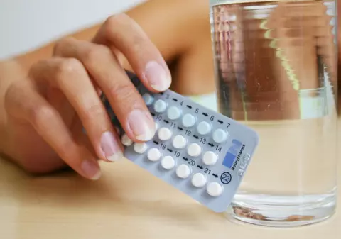Femeile care iau anticoncepţionale trăiesc mai mult