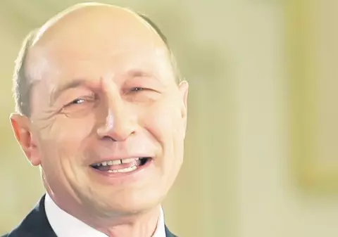 Două maşini din coloana oficială a lui Băsescu s-au ciocnit