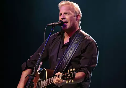 Kevin Costner va fi tată pentru a şaptea oară