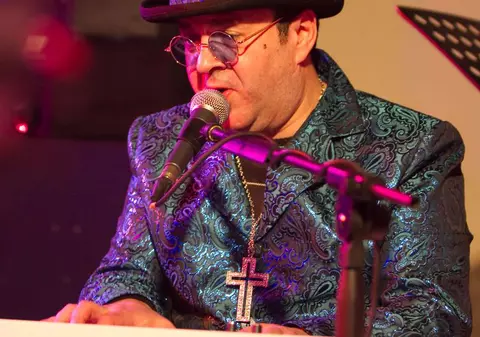 Dragoş Moştenescu va da startul turneului „Playing Elton John"