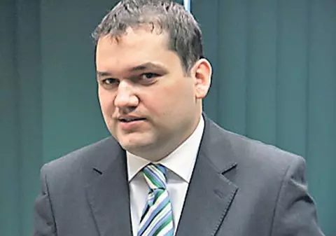 Moţiunile simple împotriva miniştrilor Sănătăţii şi Muncii, respinse