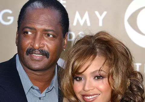 E oficial: Beyonce are un frate vitreg