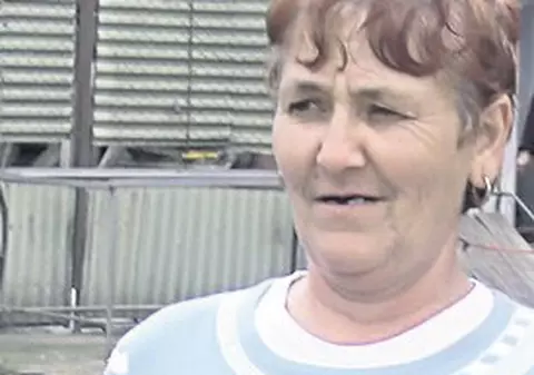 Şi-a părăsit soţul pentru că se iubea cu socrul