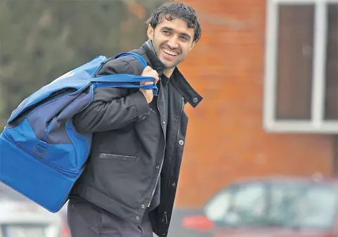 Luţu îşi ia lăutarii în China