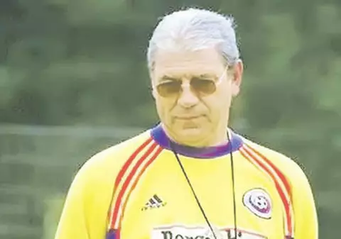 «Răzvan a greşit strategia»