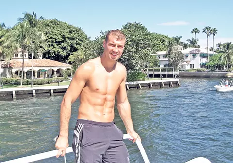 Bute, cantonament de 100.000 $