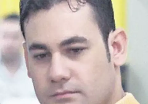 Ionuţ Dolănescu a dat de pomană din limuzină